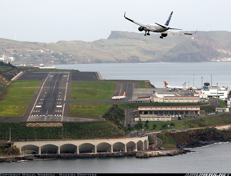 Madeira-Airport-9