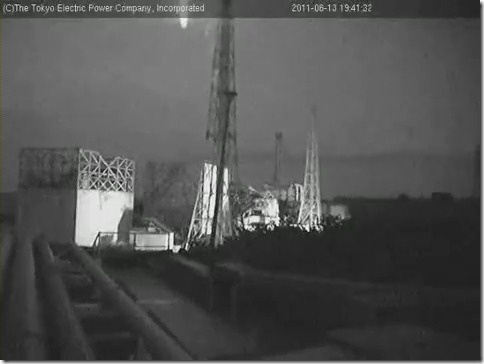 2011.06.13 19_00-20_00 _ 福島原発ライブカメラ (Live Fukushima Nuclear .mp4_000124058