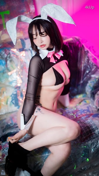 [BLUECAKE] Son Ye-Eun (손예은) Reverse Bunny Girl