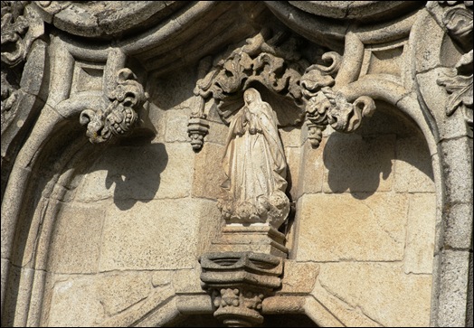 Gloria Ishizaka - Guarda - Sé Catedral - exterior - santa
