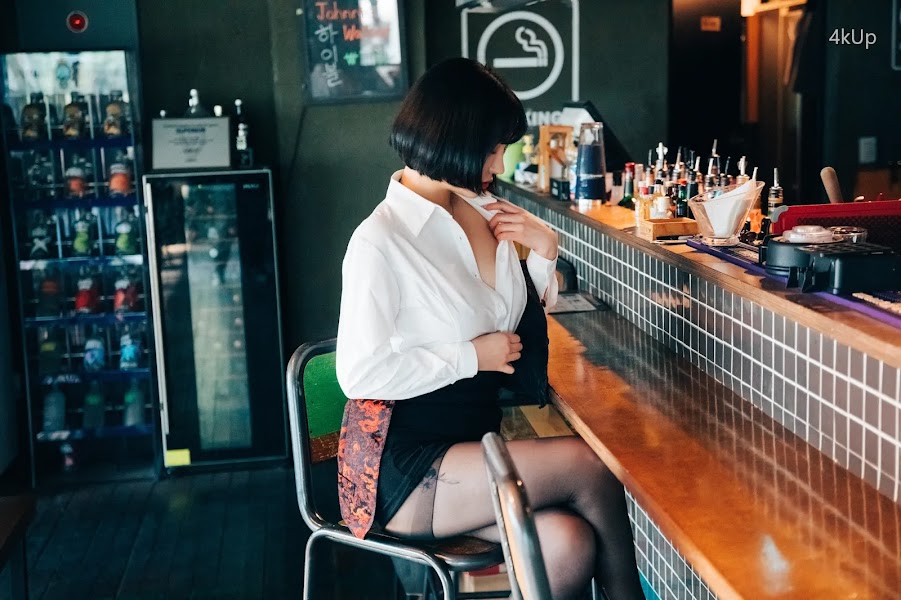 [Loozy] Son Ye-Eun (손예은) Tainted Love Bar