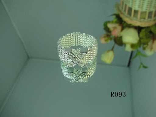 Canon EOS 6D vs 5D Mark III Hands-on Comparison