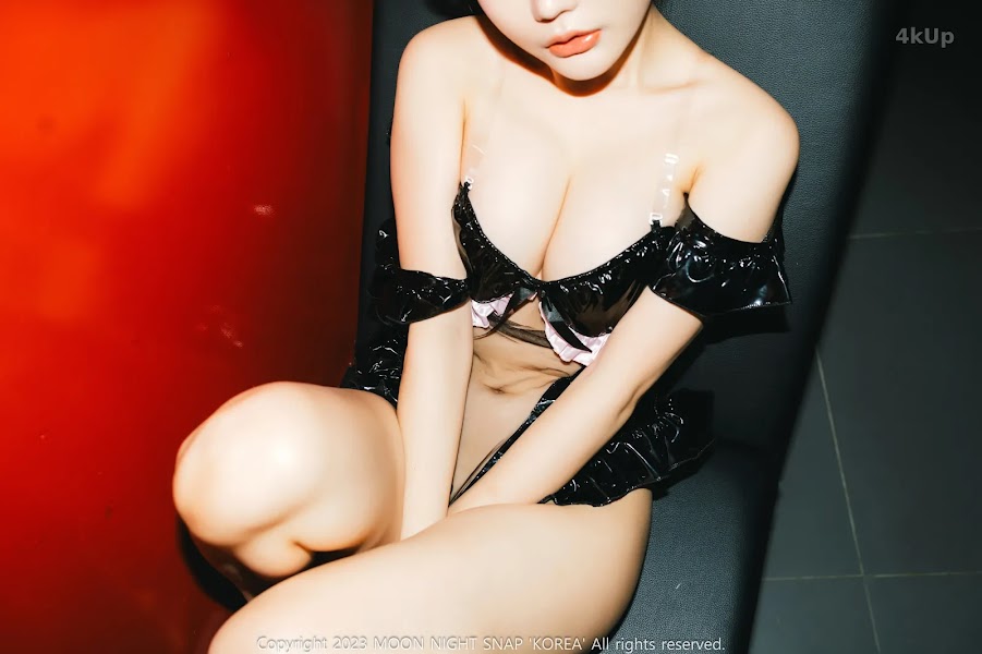 [Moon Night Snap] Jucy (쥬시) Vol.404 – Capturing the Little Devil