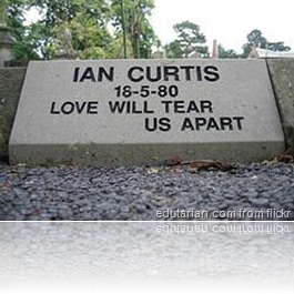 Ian-Curtis-Love