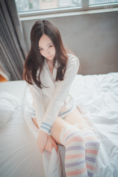 DJAWA Photo – Bambi (밤비) Homebody Girl