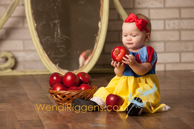[snow-white-once-upon-a-time-fairy-tale-photo-session-wendi-riggens-photography-13%255B4%255D.jpg]
