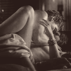 tumblr_me5nx2AtuX1qmsrqqo1_250.gif
