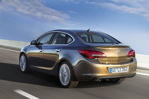 2013-Opel-Astra-Sedan-01.jpg