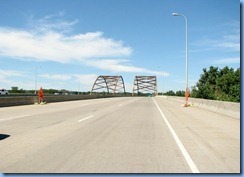 4709 Minnesota - State Route 77 - Cedar Avenue Bridge across Minnesota River btwn the Minneapolis-St. Paul suburbs of Bloomington and Eagan