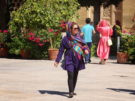 04. Haine femeie Iran.JPG
