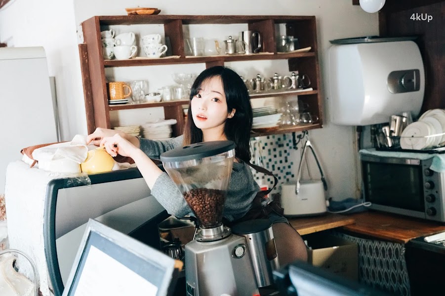 [Loozy] Bambi (밤비) Cafe Alba (Update HQ)