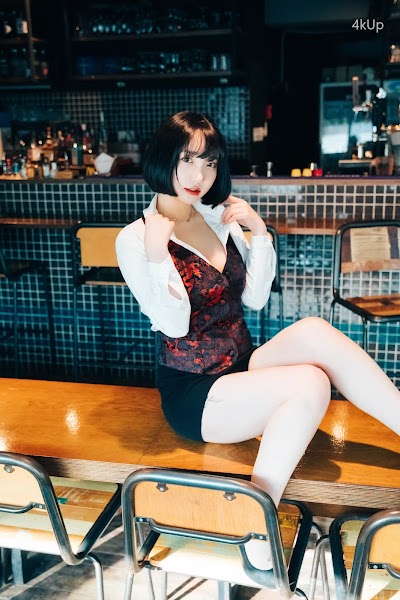[Loozy] Son Ye-Eun (손예은) Tainted Love Bar