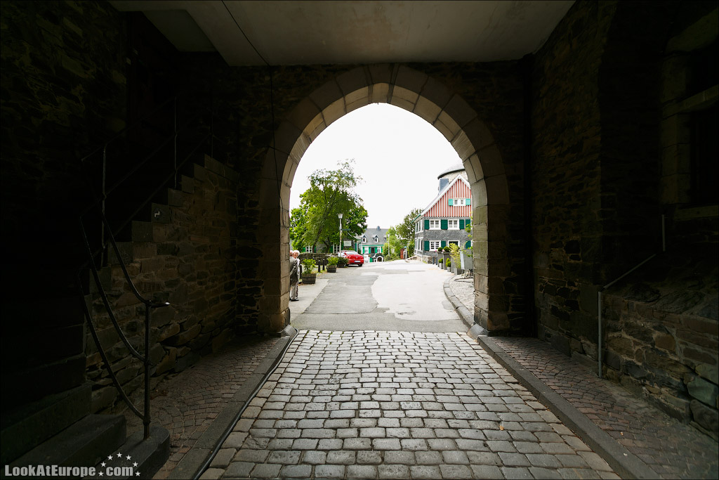 LookAtEurope.com | Европейские фото путешествия. Германия, Замок Шлоссбург ан дер Вуппер | Germany, Schlossburg an der Wupper