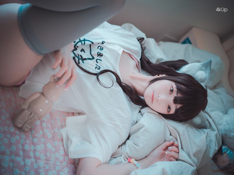 DJAWA Photo – Bambi (밤비) The cat I picked up turned into a girl