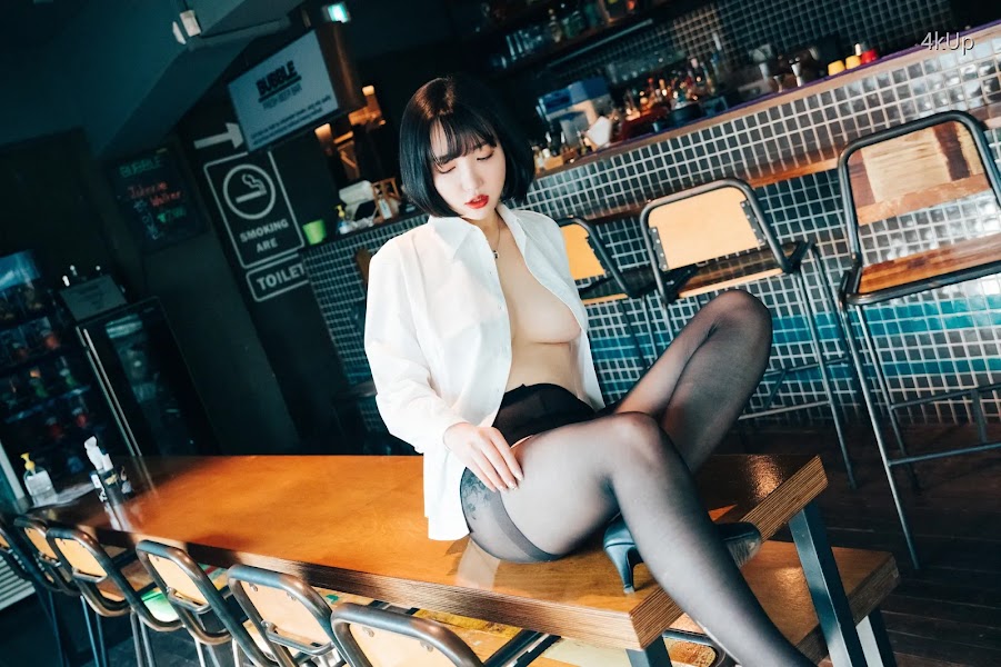 [Loozy] Son Ye-Eun (손예은) Tainted Love Bar