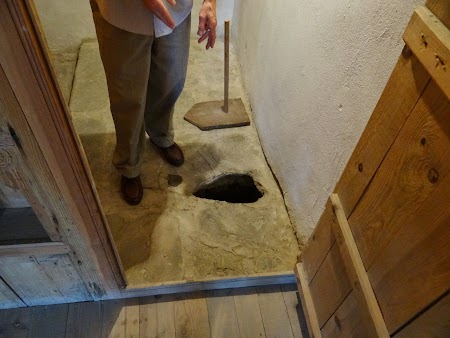 20. WC in Skenduli House.JPG