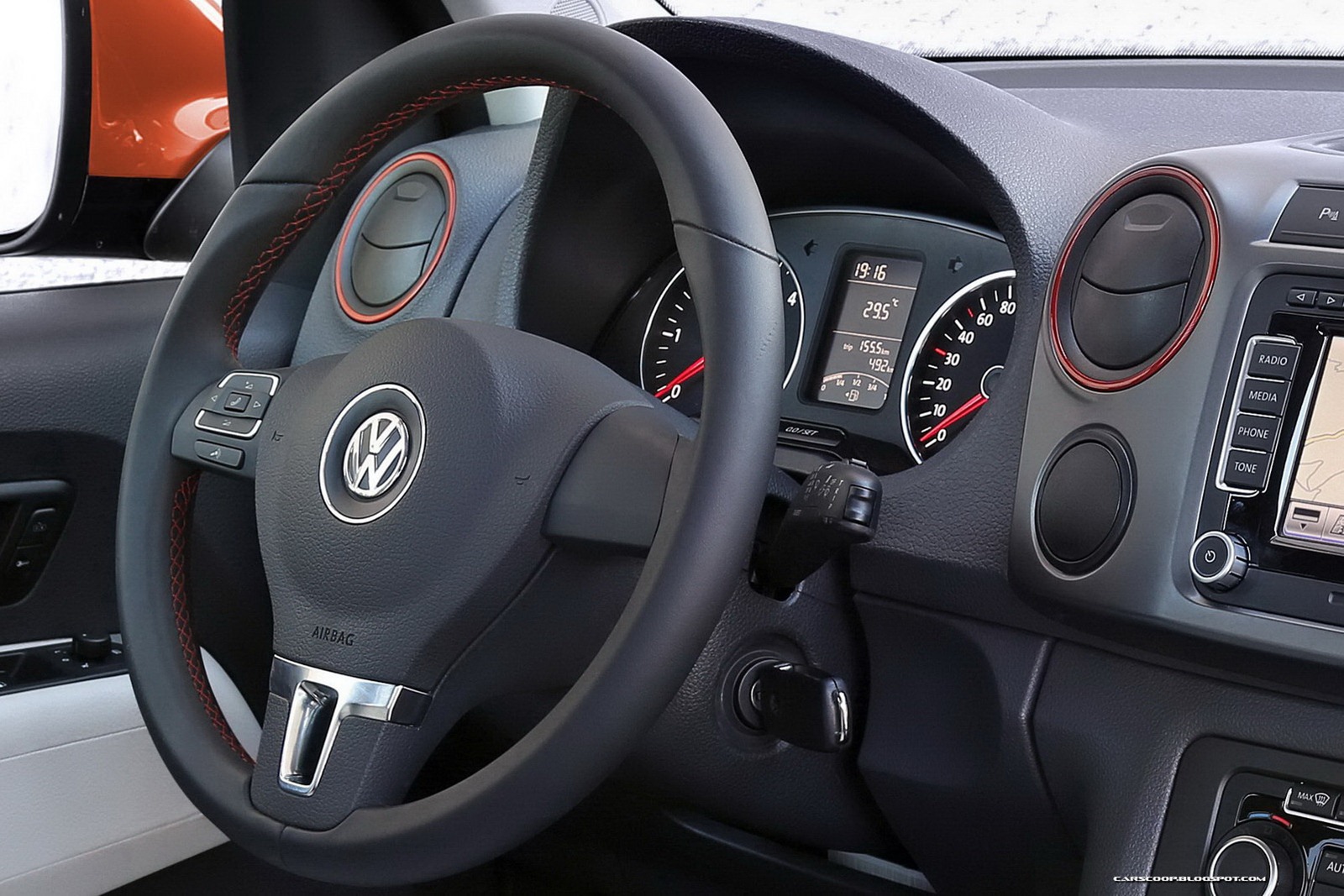 [2013-Volkswagen-Amarok-Canyon-Edition-11%255B2%255D.jpg]