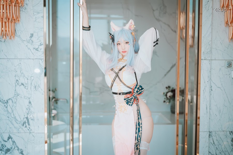 DJAWA Photo – Bambi (밤비) Le Chat Porte un Qípáo