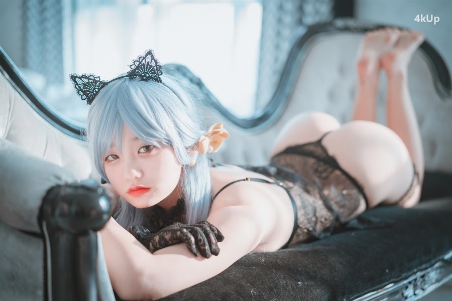 DJAWA Photo – Jeong Jenny (정제니) Schwarz und Wei Katzenmädchen