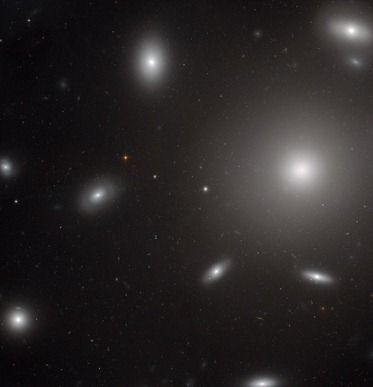 galáxia NGC 4874