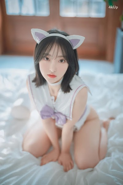 DJAWA Photo – HaNari (하나리) “Snow Cat #3”