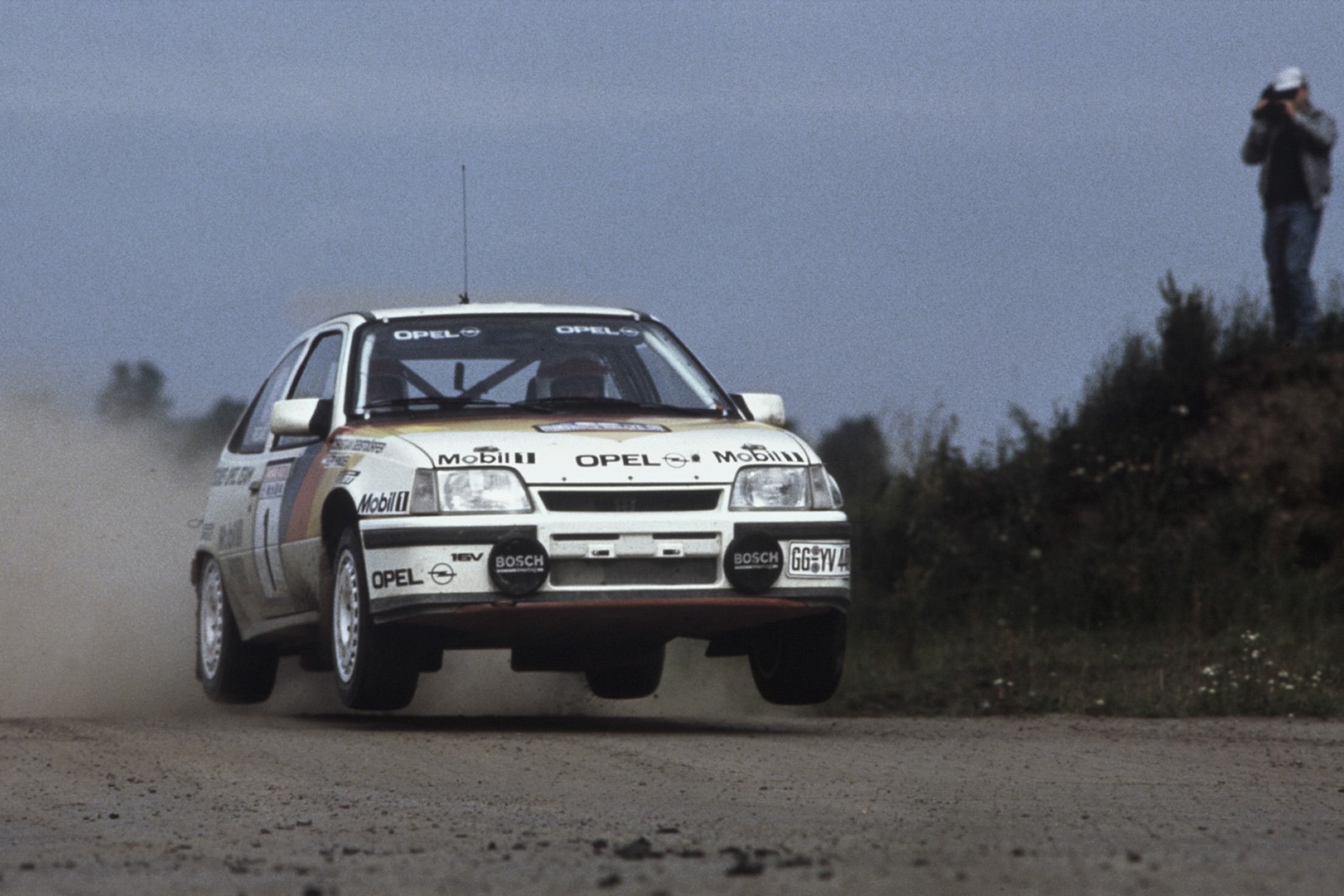 [11-Opel-Kadett-GSI-71349%255B7%255D.jpg]