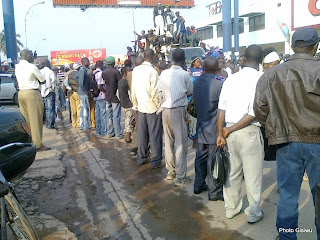 Des habitants de Lubumbashi venus accueillir le président de l'UDPS, Etienne Tshisekedi ce 29/07/2011