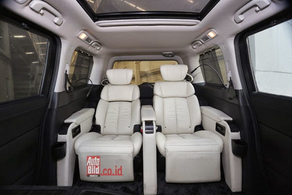 Nissan Elgrand 2017 салон
