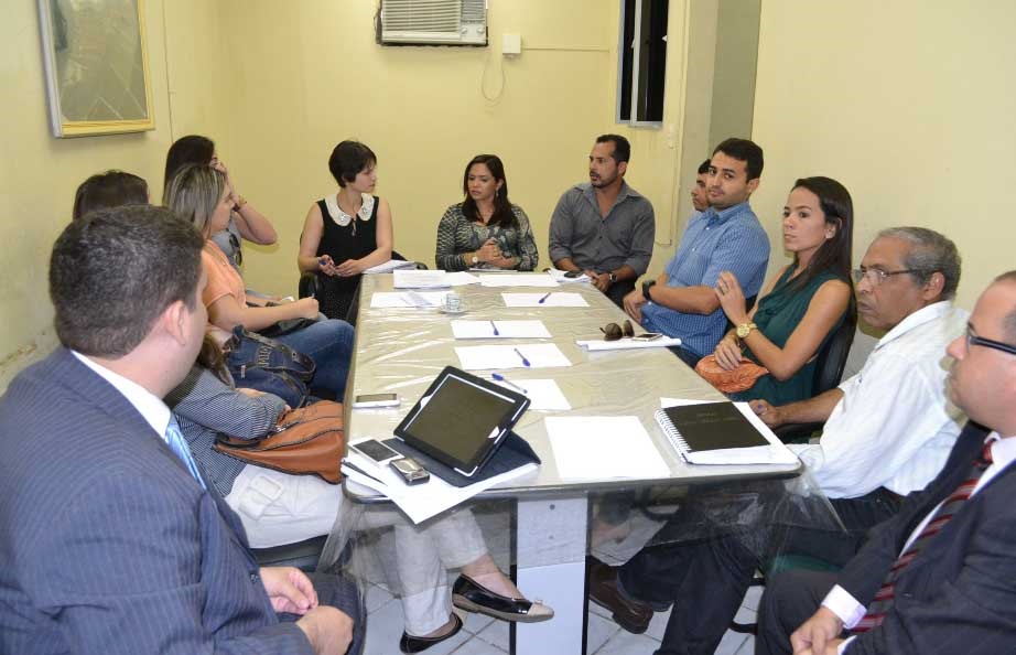 [REUNI%25C3%2583O%2520ACONTECEU%2520NA%2520MANH%25C3%2583%2520DE%2520HOJE%255B4%255D.jpg]