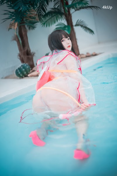 DJAWA Photo – Aram – Poolside Summer