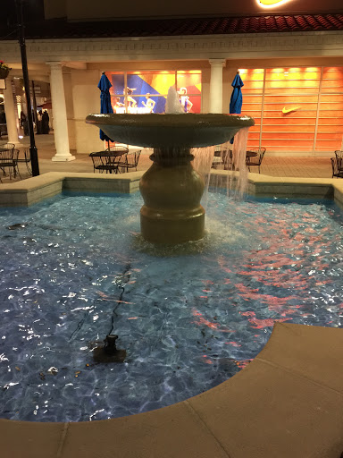Outlet Mall Fountain