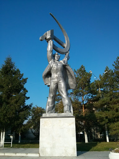 Памятник Труженнику
