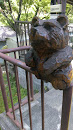 比叡山ケーブル坂本駅構内の木彫りの熊