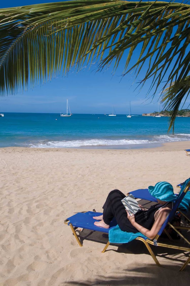 Windstar Cruise takes you on a getaway where you can just relax, read a book and enjoy the warm sunny day by beach at the Mayreau, the smallest inhabited island of the Grenadines.