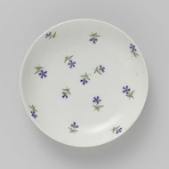 Schotel, beschilderd met korenbloemen