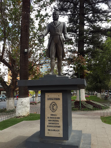 Estatua Francisco Del Rivero