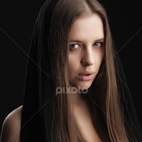 Viktoriya by Anatol Misnikou - People Portraits of Women