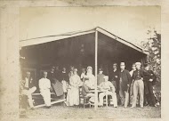 Groepsportret van cricketspelers in een tent in Christiania