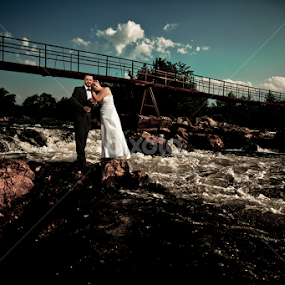 Adi & Roxy by Daniel Budau - Wedding Bride & Groom