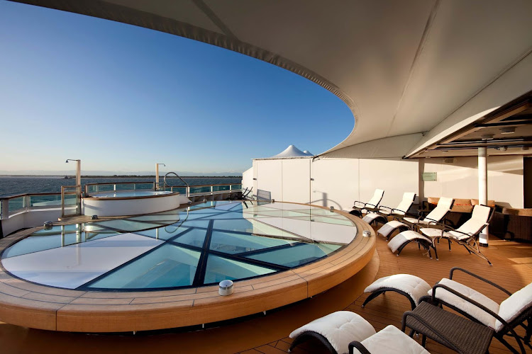 Yearning for a best-in-class whirlpool? The Spa Terrace aboard Seabourn Odyssey is a private area for spa aficionados.