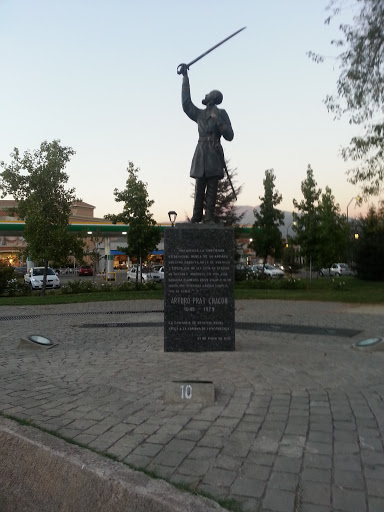 Estatua Arturo Prat Chacón