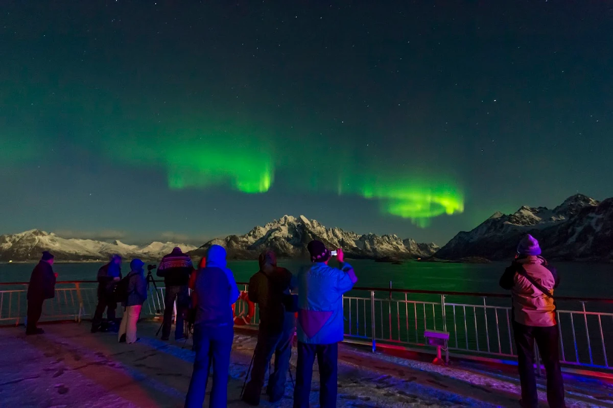 hurtigruten-northern-lights-2 - A display of the Northern Lights seen during a Hurtigruten sailing. 