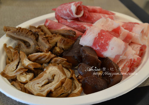 MK麻辣火鍋吃到飽，還是毛肚、肥腸、牛筋三兄弟最讚！