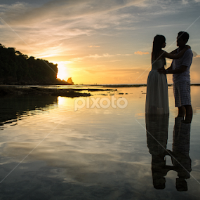 Silhouette by Rah Juan - People Couples