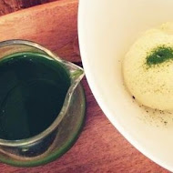 Uzna Omom 杏桃鬆餅屋(中壢大江店)