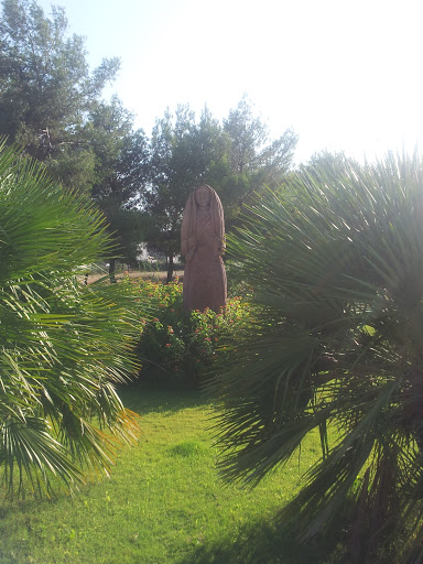 Statua Di Donna Sarda In Costume  Sant'antioco