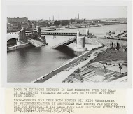 Noodbrug over de Maas