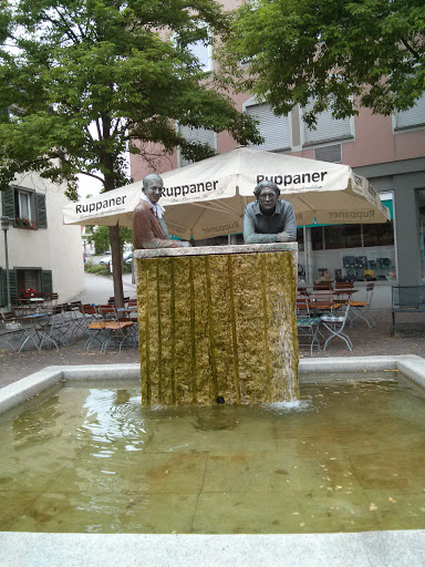 Portal - Latschebrunnen