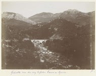 Gezicht op een berglandschap met brug tussen Cauro en Ajaccio, Corsica, Frankrijk