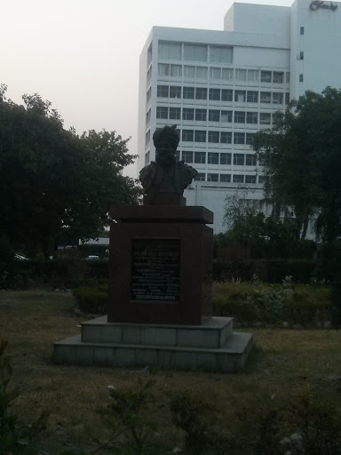 Bust of Munshi Naval Kishore 